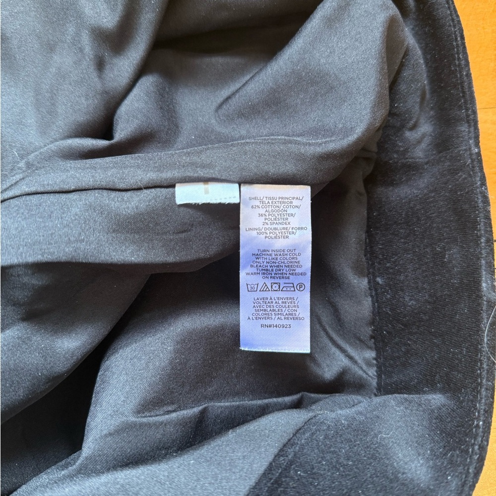 Elegant Black Women's Skirt - Picture 4 of 5